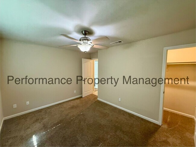 Building Photo - 9024 Selma St