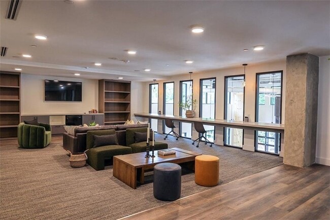 Building Photo - 1330 Fairmont Ave NW