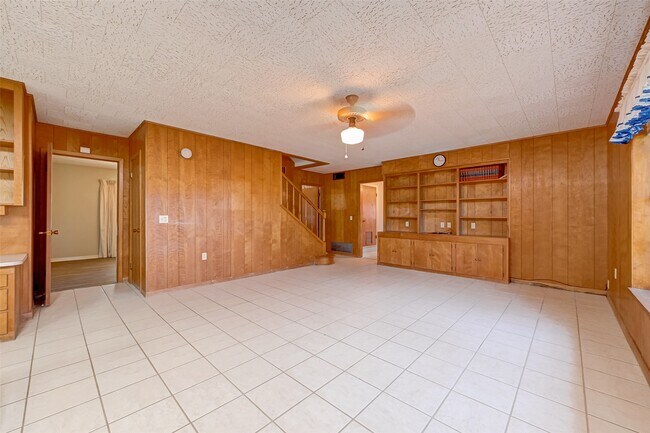 Building Photo - 16711 Hwy 90 Alt