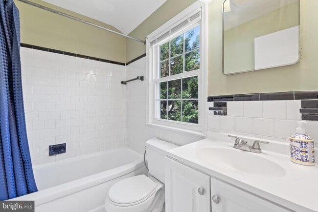 Building Photo - 5601 Wyngate Dr