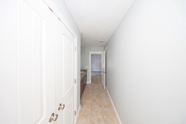 Building Photo - 4 Cyrus Way