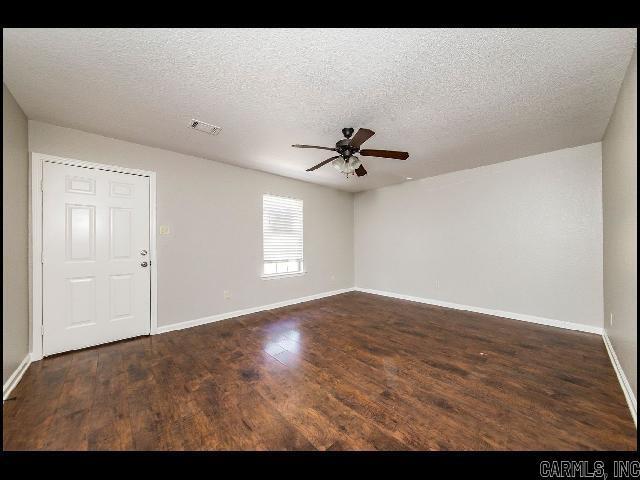 Building Photo - 400 E Locust St