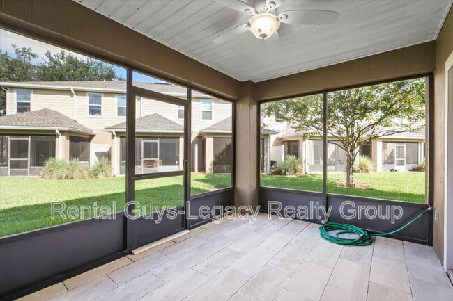 Building Photo - 13354 Solar Dr