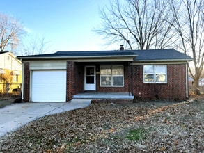 Building Photo - 1114 S Waverly St