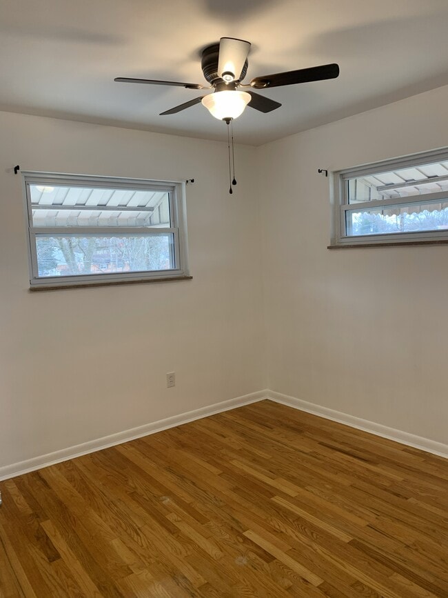 Building Photo - 5073 Grosse Pointe Ln