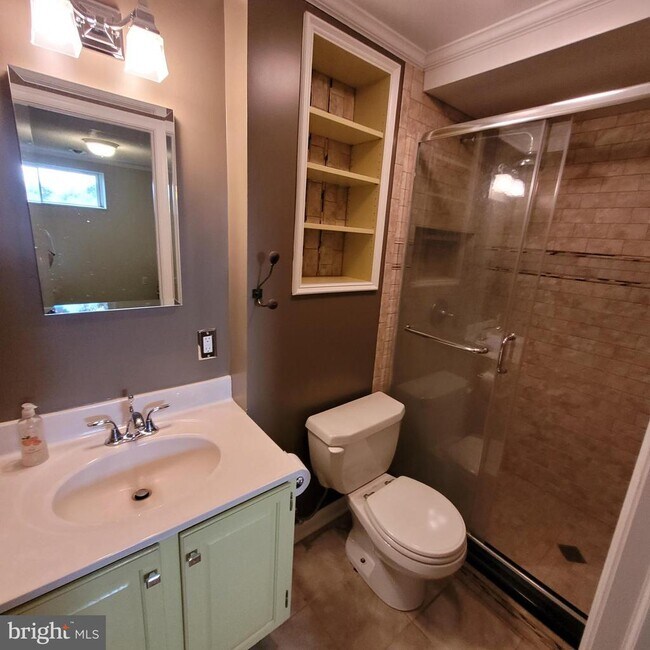 Building Photo - 6302 Shiplett Blvd