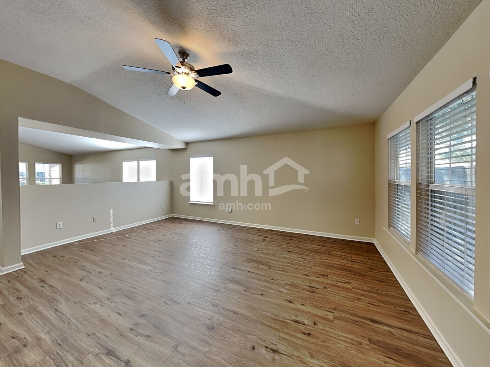 Building Photo - 1433 Heather Ct