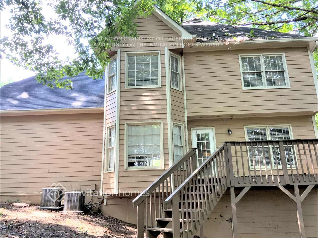 Building Photo - 225 Tennis Ct Ln