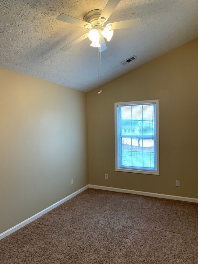 Building Photo - Charming 3BR/2.5BA Cul-de-Sac Home in Sought-After Avensong Community!