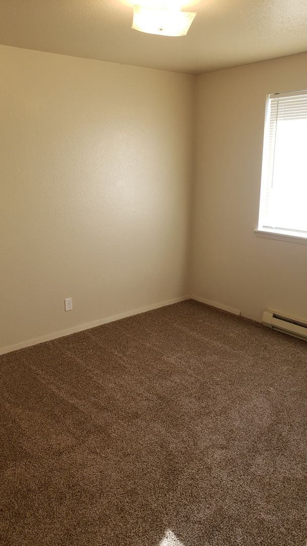 Building Photo - Nice 2 Bedroom with Garage.