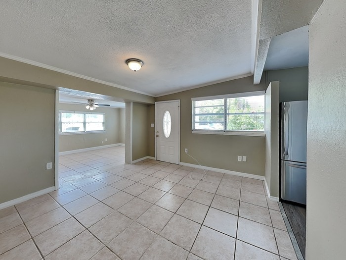 Building Photo - 2514 10th Ave Dr E