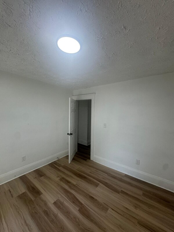 Building Photo - 3202 Bradwell Ave