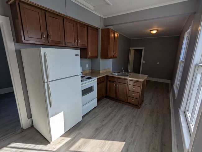 Building Photo - 33 Central Ave