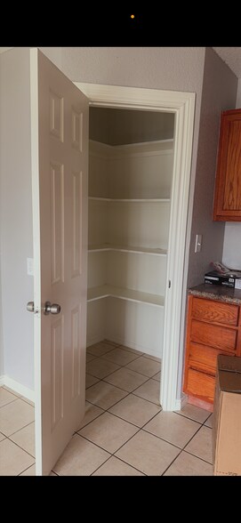 Building Photo - 1036 E Elm St