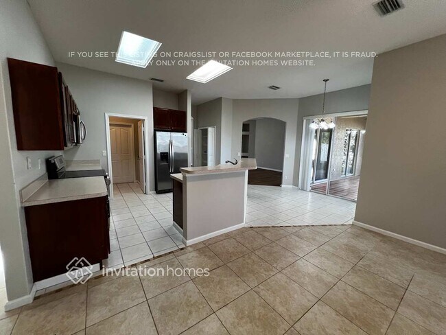 Building Photo - 2089 SW Idaho Ln