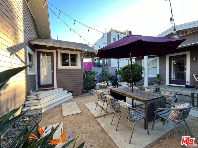 Building Photo - 1315 N McCadden Pl