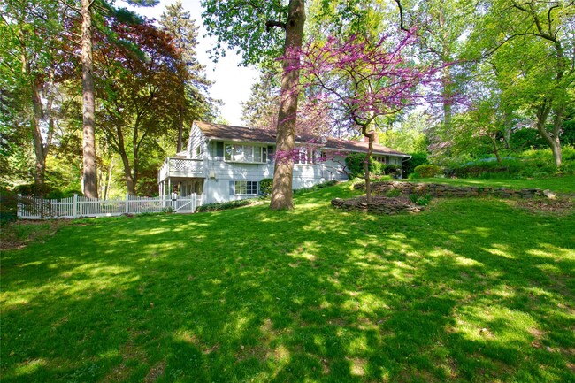 Building Photo - 89 Papermill Rd