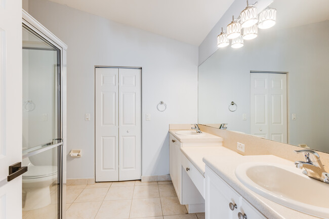 Building Photo - 10285 Barberry Ln