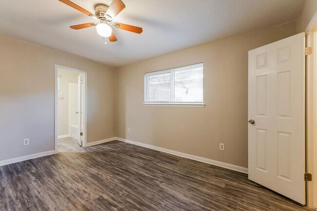 Building Photo - 16738 Barcelona Dr
