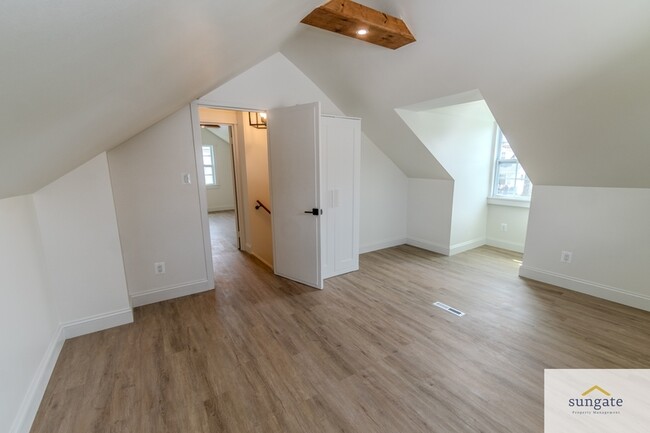 Building Photo - 6510 Kriel St
