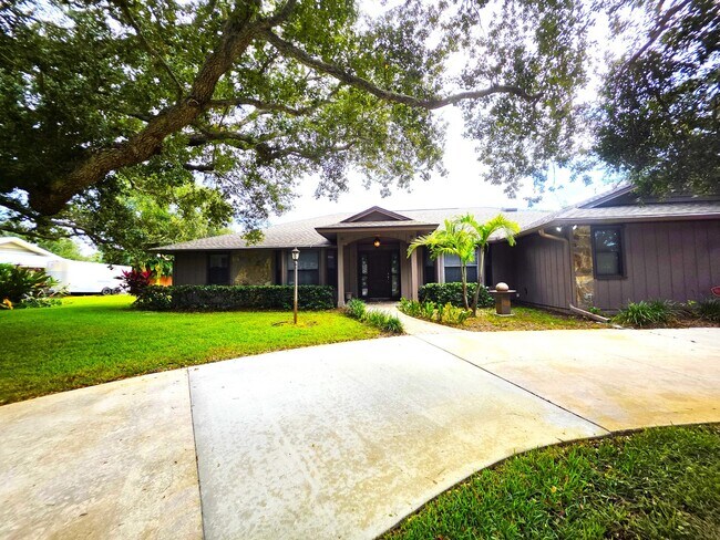 Building Photo - Vero Beach Rentals. Vero Beach Rent, LLC and Property Management Company