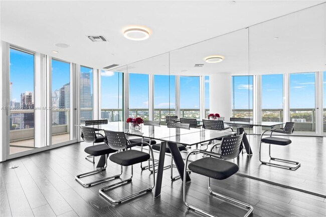 Building Photo - 1643 Brickell Ave