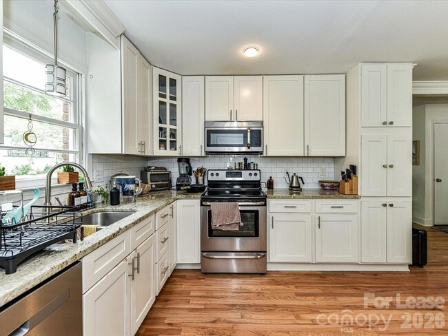 Building Photo - 7109 Rockcliff Ct