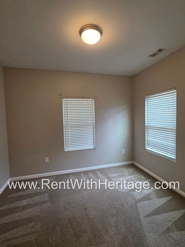 Building Photo - Awesome Ranch / Popular Carrollton Schools/ Near Adamson Square