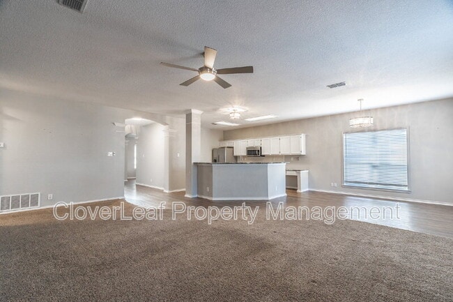 Building Photo - 16615 Raven Glenn