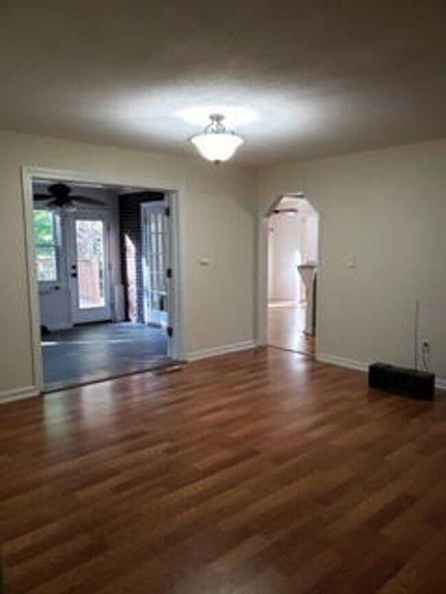 Building Photo - 504 Mountain Breeze Ln