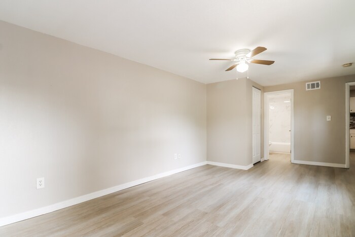 Building Photo - 625 58th St S