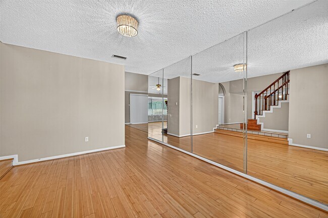 Building Photo - 1535 Beaconshire Rd