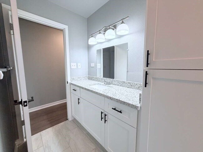 Building Photo - 7715 Catalina Ln