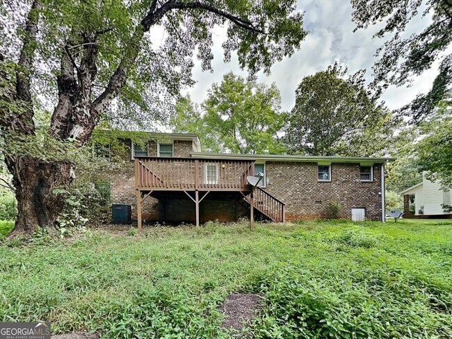 Building Photo - 6471 Chickasaw Dr