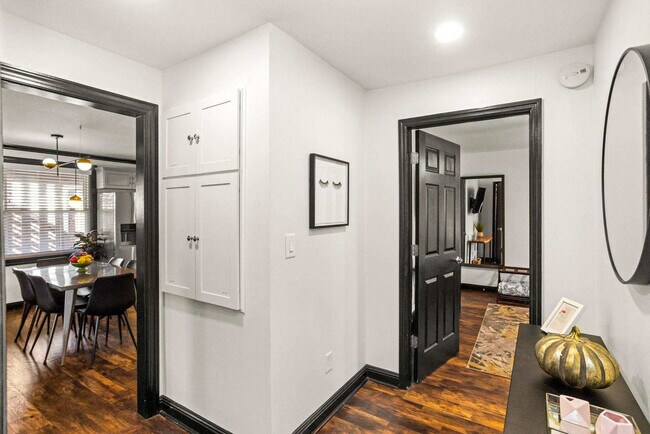 Building Photo - 1302 Ardee Ave