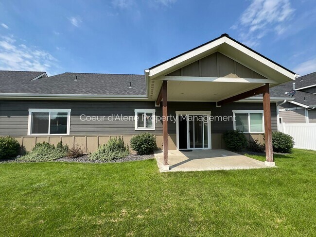 Building Photo - 3 bed, 2 bath home in Post Falls