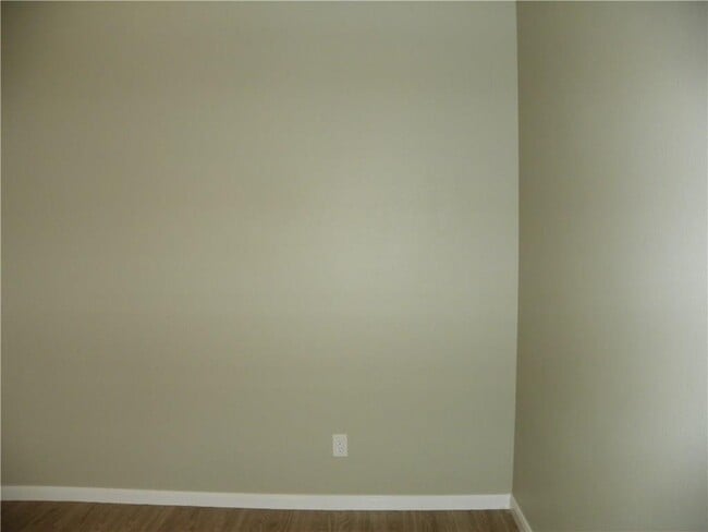 Building Photo - 135 Marvin Cove