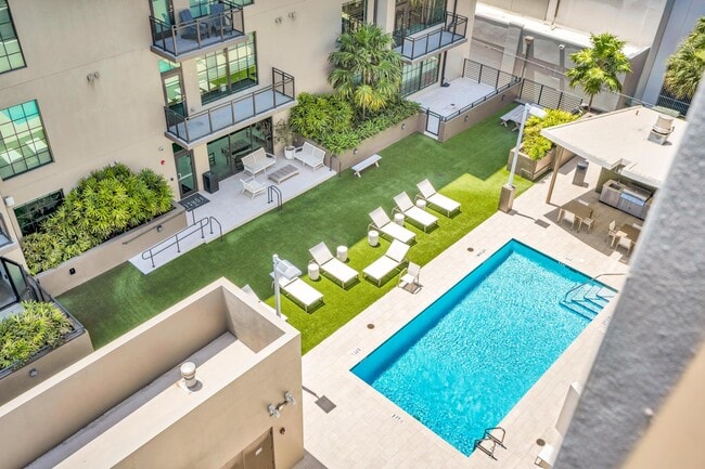 Building Photo - 411 NW 1st Ave