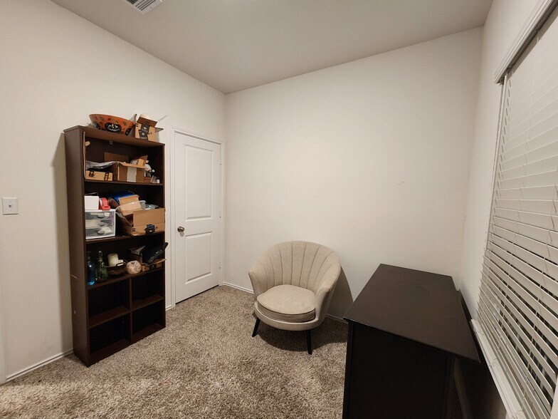 Front room with walk-in closet. (House will be unfurnished.) - 13306 Mussel Run