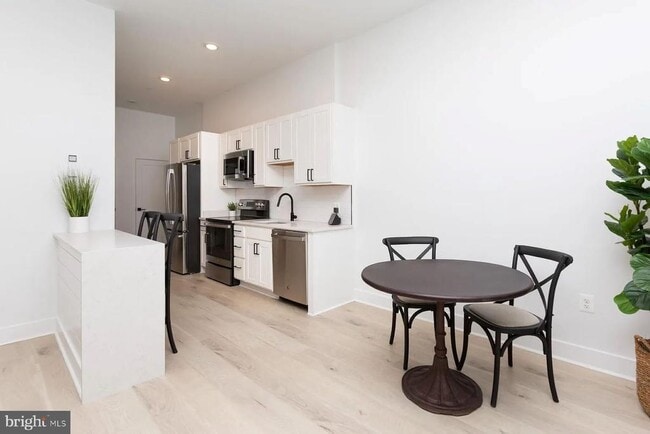 Primary Photo - 1709 Fleet St