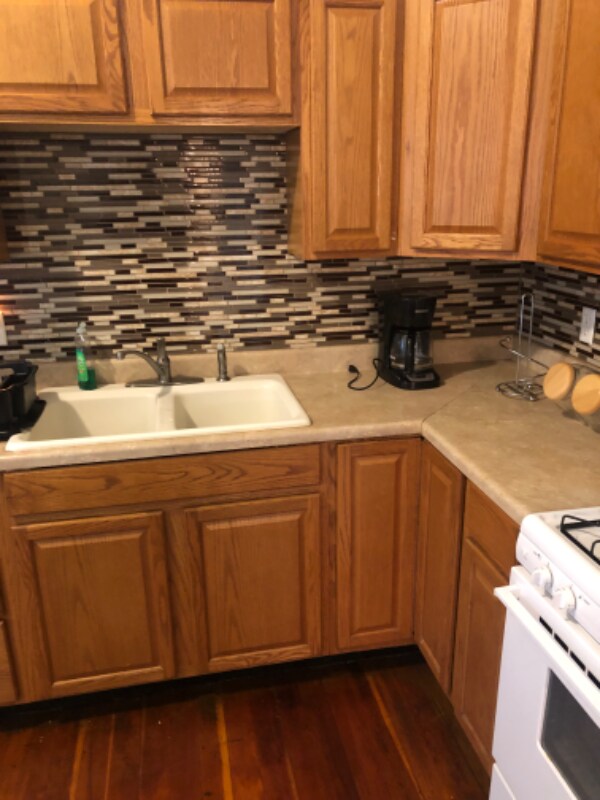 Building Photo - 35 River St