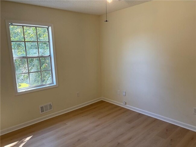 Building Photo - 1045 Coker Cir NW