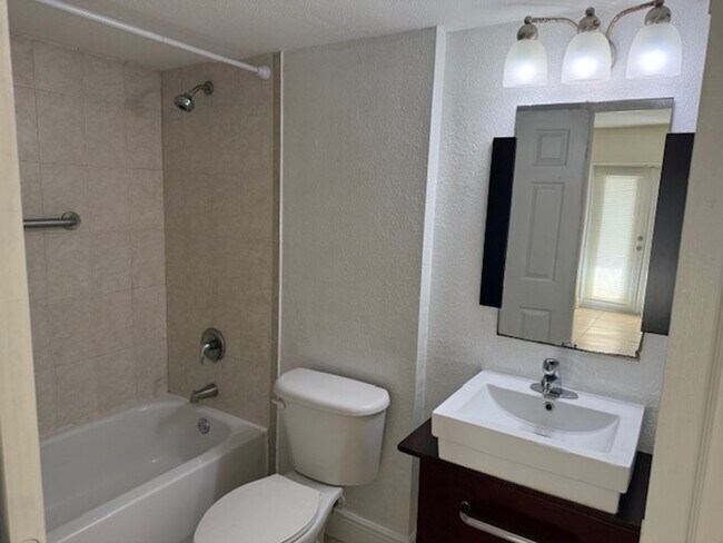 Building Photo - Gorgeous Sunset views. 2 bedroom 2 bath condo