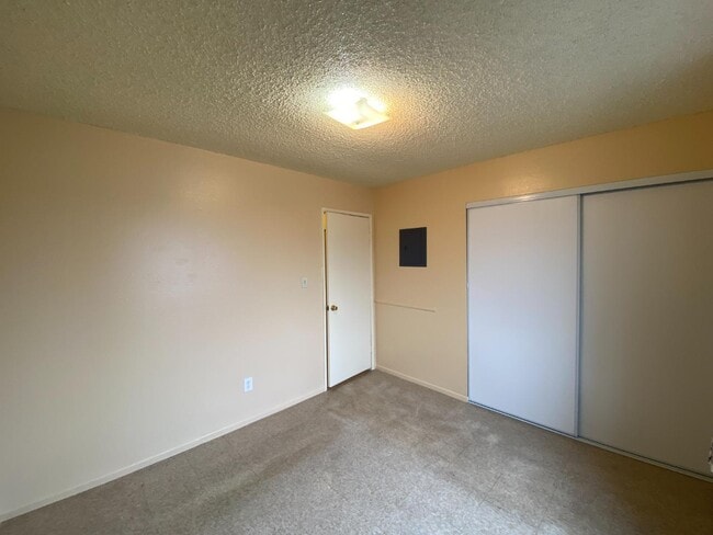 Building Photo - 15156 Elm Ct