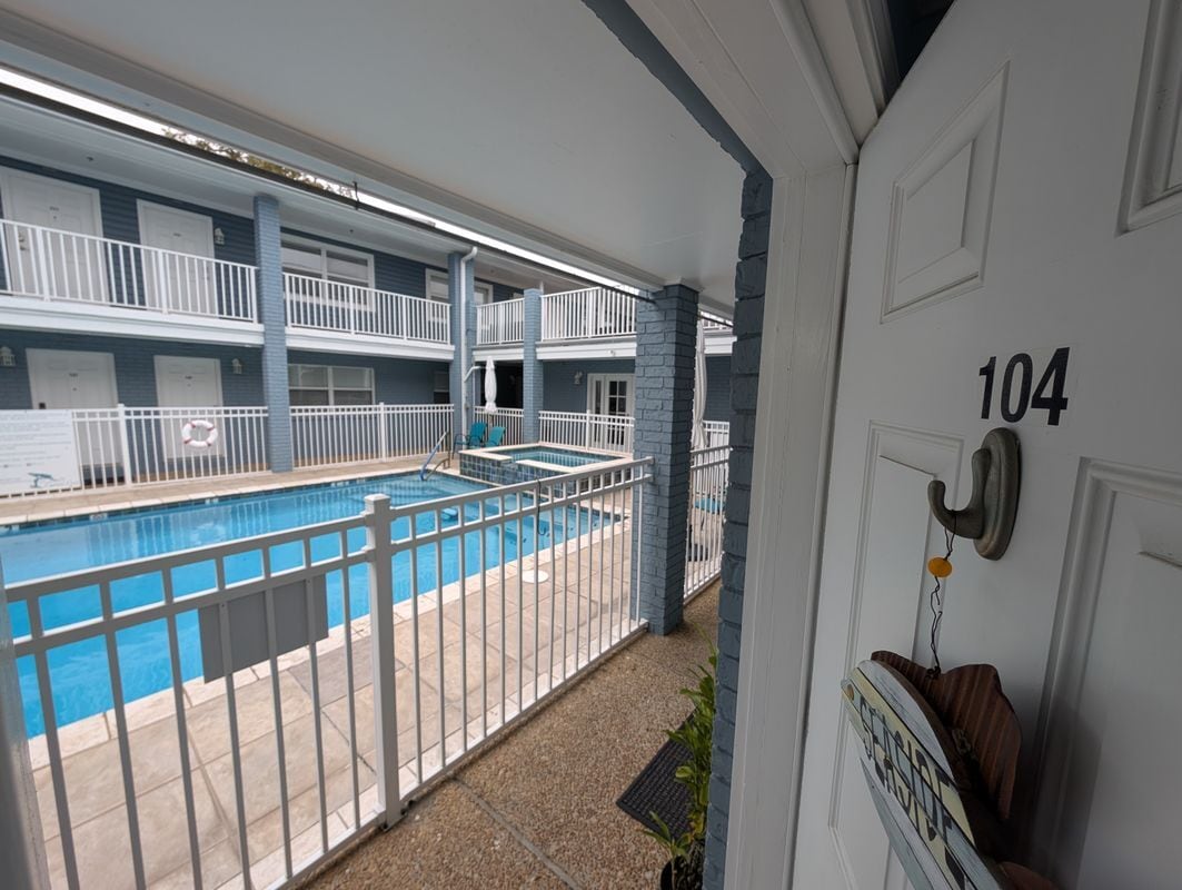 Building Photo - 1282 Beach Blvd