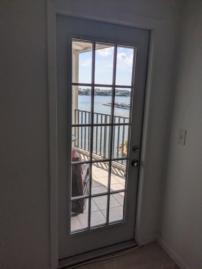 Building Photo - 896 N Federal Hwy