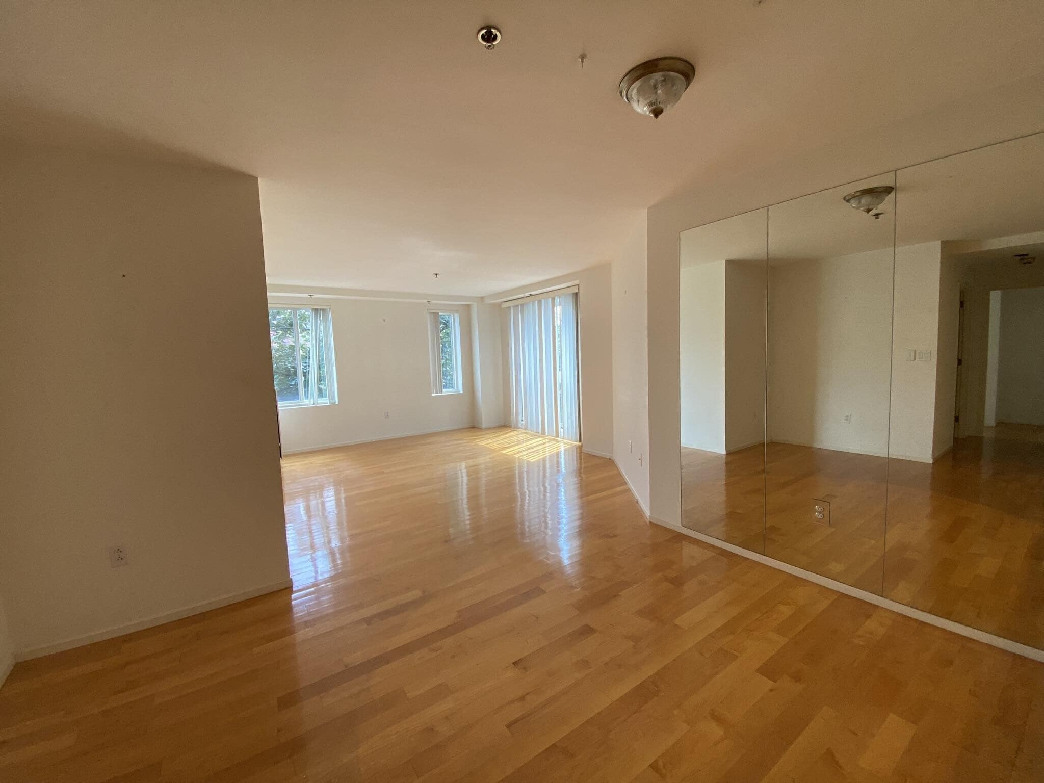 Building Photo - 931 Massachusetts Ave