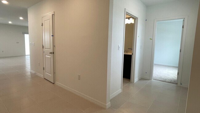 Building Photo - 4717 Orange Flora