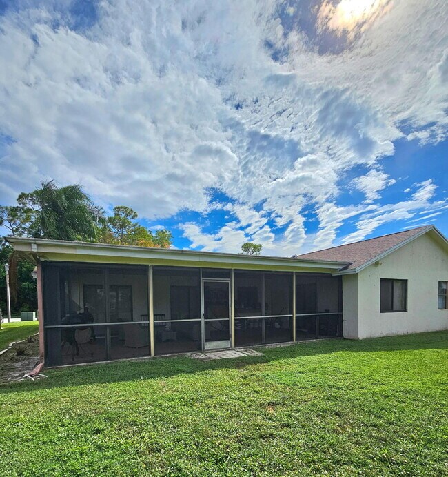 Building Photo - 14507 Larkspur Ln