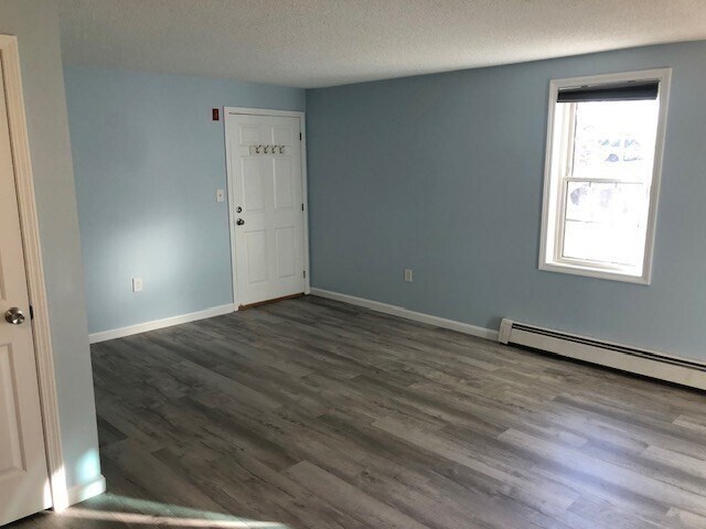 Building Photo - 39 Lantern Ln